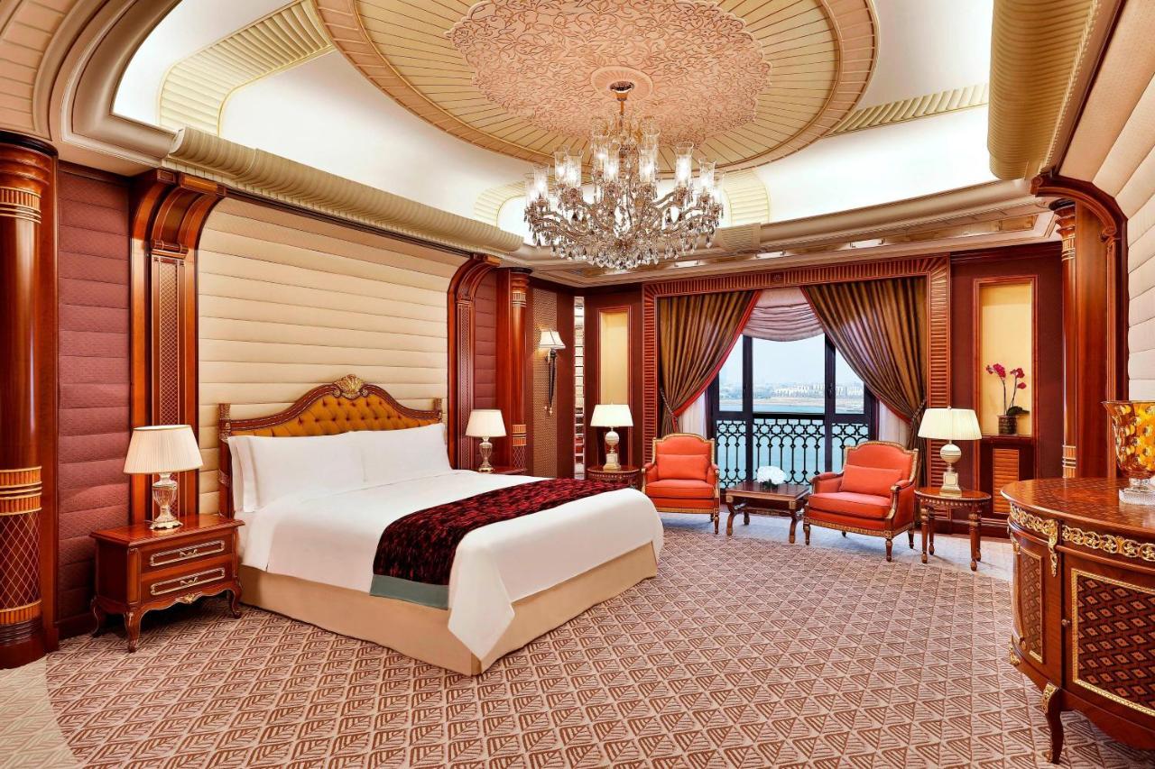 Royal Suite 1 Bedroom Suite 1 King Balcony