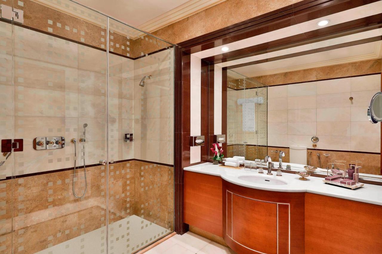 Deluxe Room1 King City view