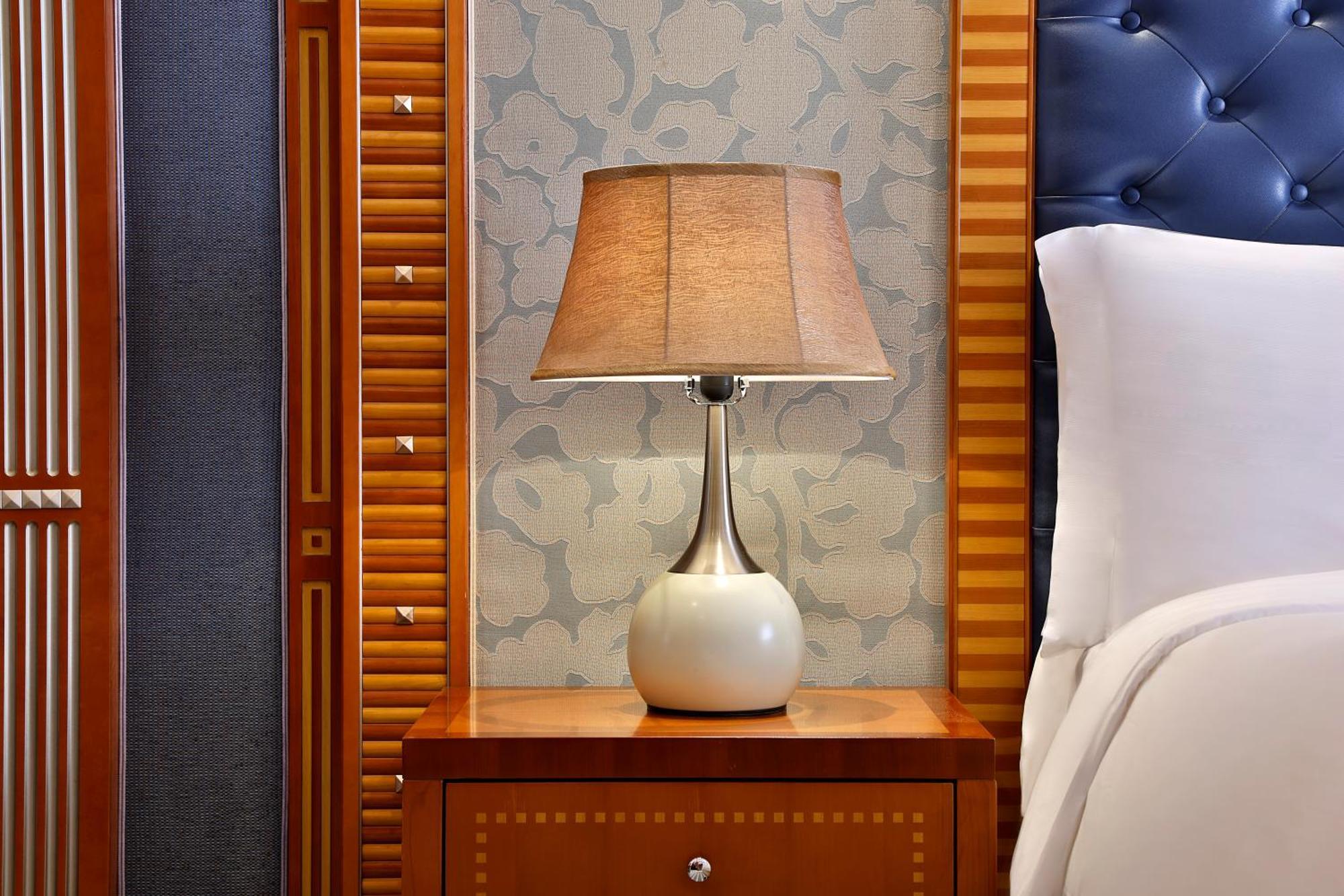 Deluxe Room1 King City view