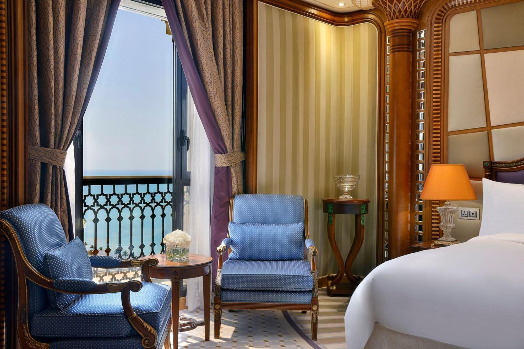 Deluxe Room1 King City view