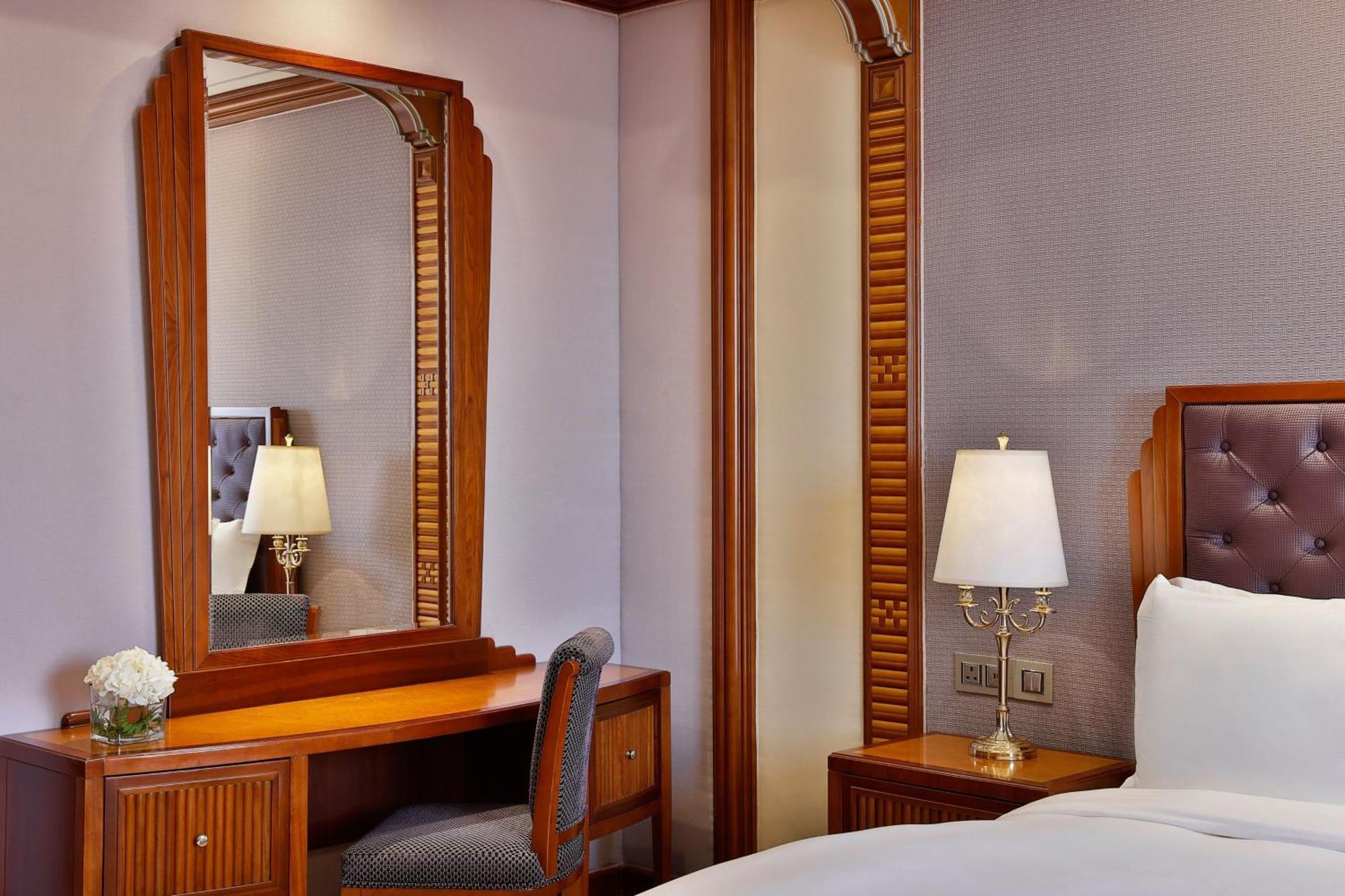 Deluxe Room1 King City view