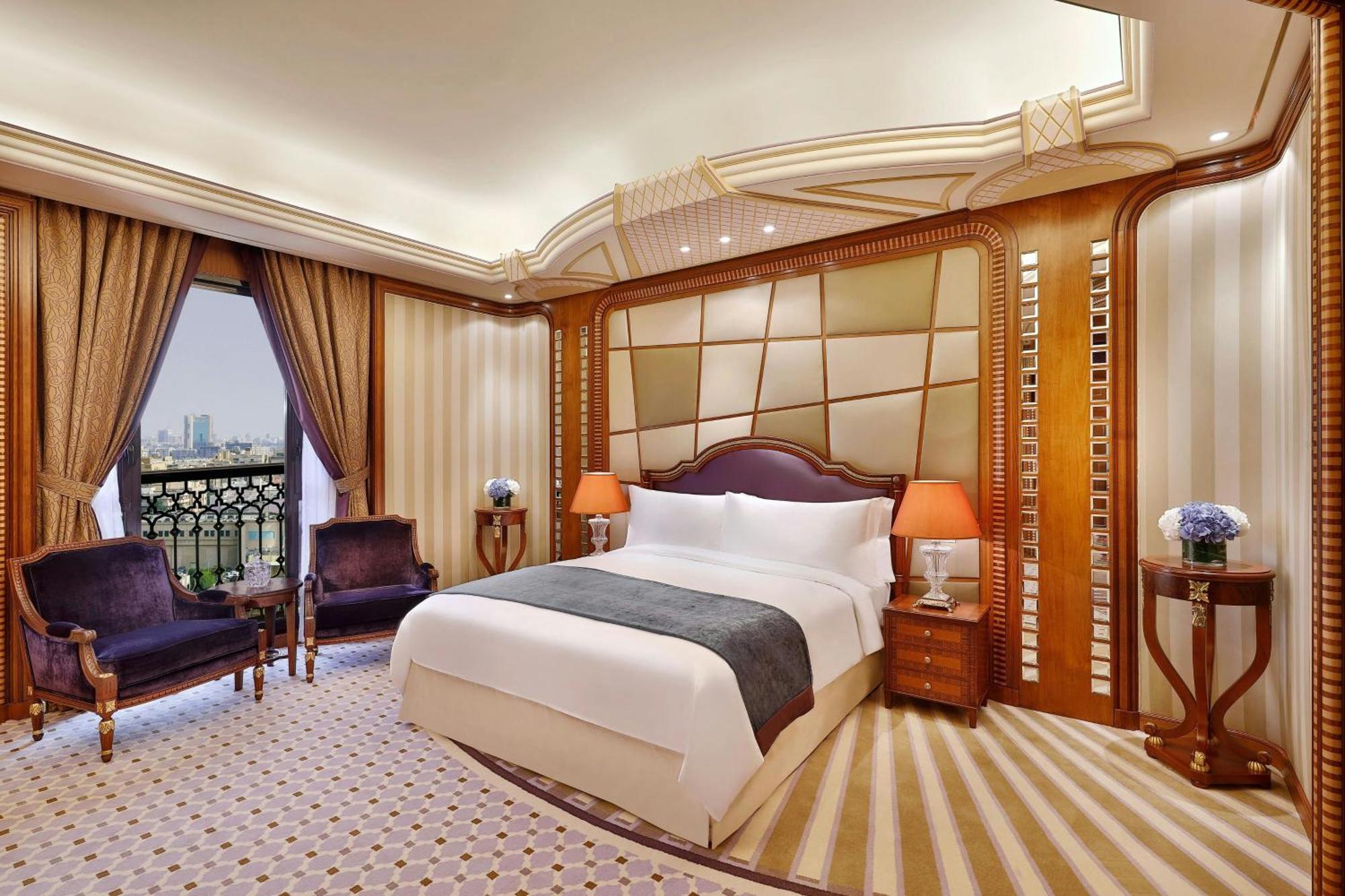 Royal Suite 1 Bedroom Suite 1 King Balcony