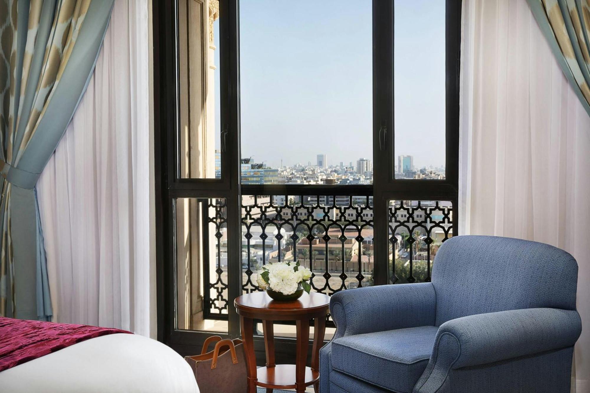 Deluxe Room1 King City view